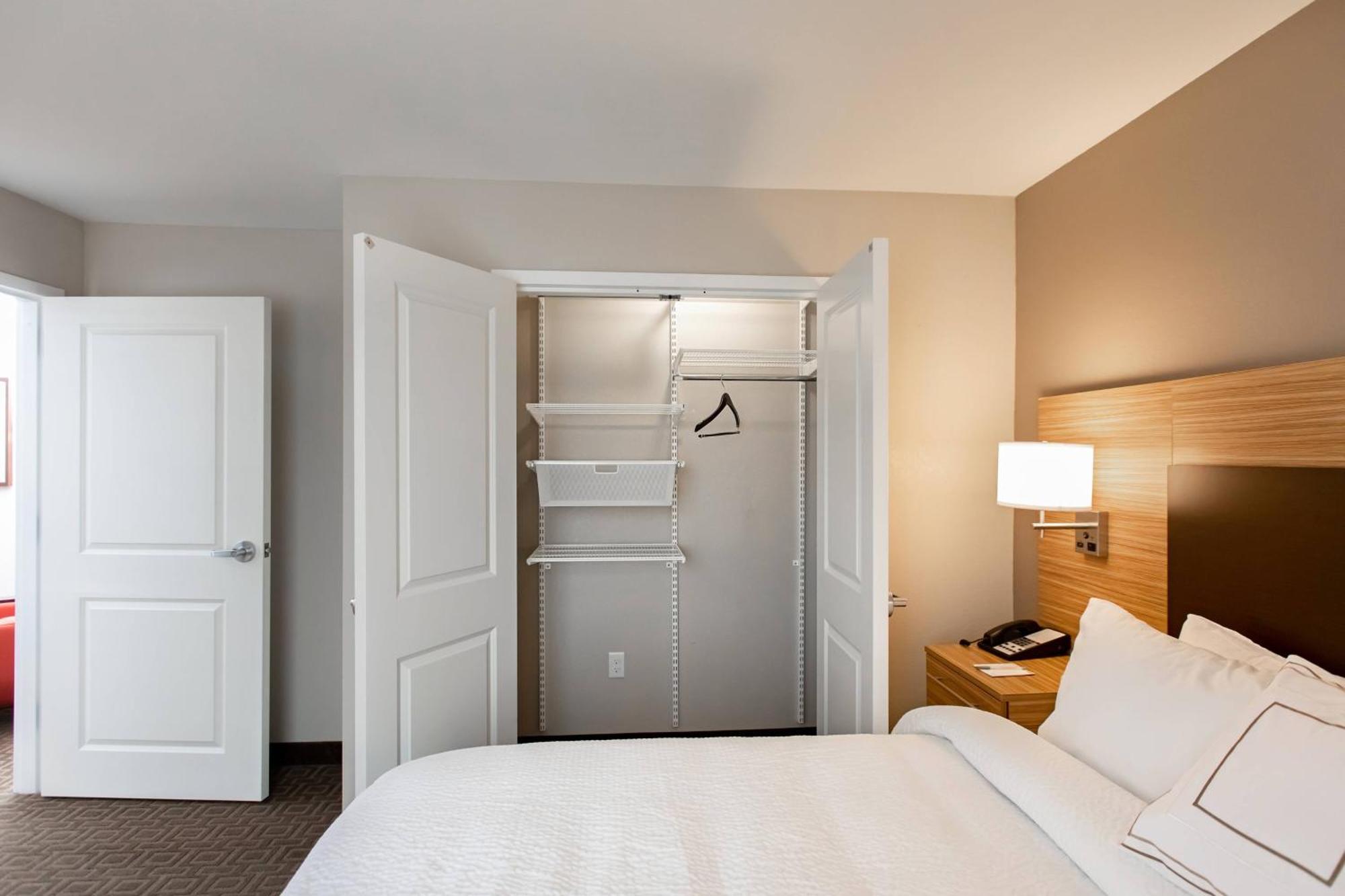Towneplace Suites By Marriott Louisville Airport Exterior foto